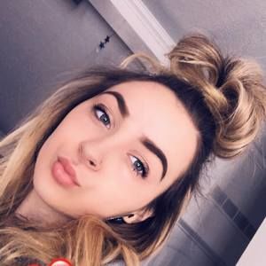 Meet your Posher, Kira